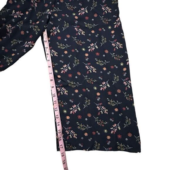 Everly ~ Navy Floral ~ Halter Jumpsuit ~ size Medium ~ dropped inseam - Picture 13 of 14